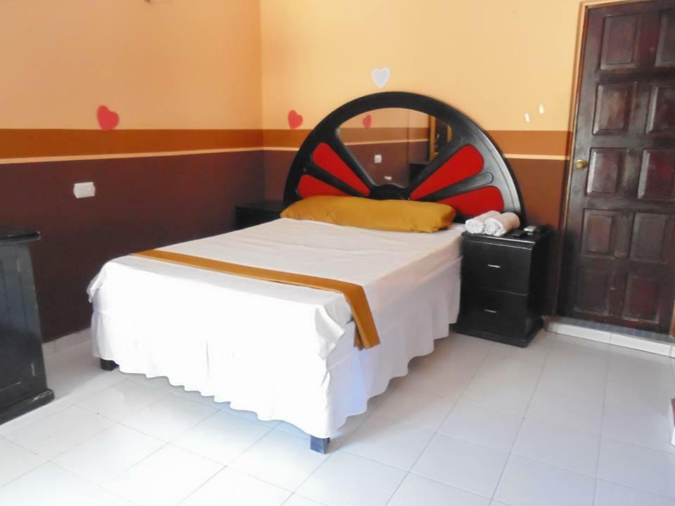 Hotel Leones Marinos Сан Мигел Екстериор снимка