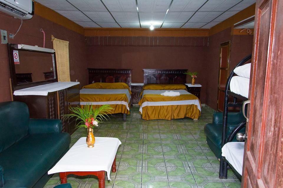 Hotel Leones Marinos Сан Мигел Екстериор снимка