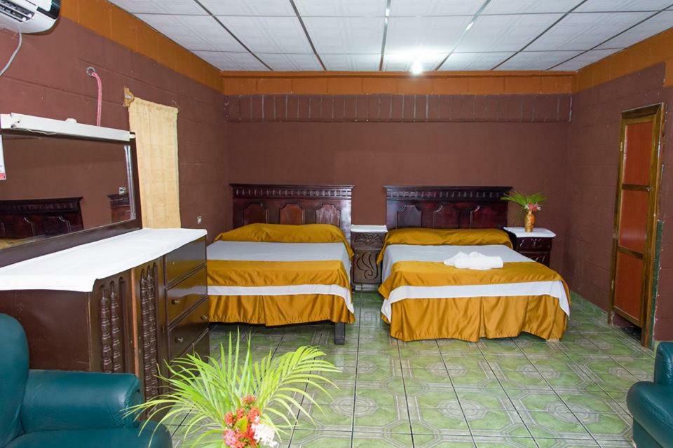 Hotel Leones Marinos Сан Мигел Екстериор снимка